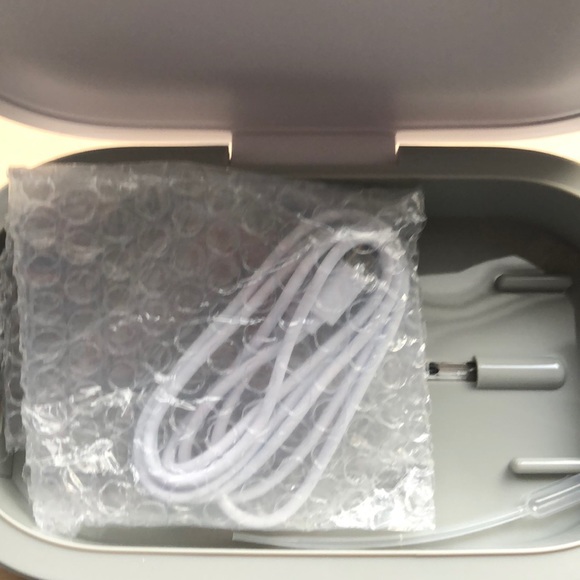 Brand new Wireless charger and sterilizer - Picture 6 of 7